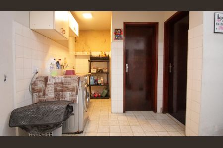 Casa à venda com 120m², 3 quartos e 2 vagasÁrea de Serviço