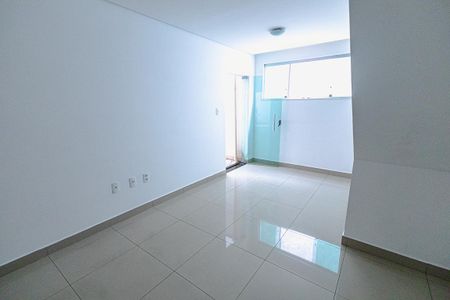 Apartamento para alugar com 81m², 2 quartos e 1 vagaSala