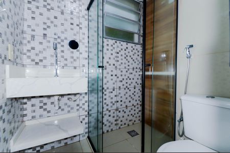 Apartamento para alugar com 47m², 2 quartos e 1 vaga Apartamento para alugar com 47m², 2 quartos e 1 vagaBanheiro