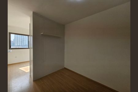 Studio à venda com 28m², 1 quarto e sem vaga Studio à venda com 28m², 1 quarto e sem vagaSala