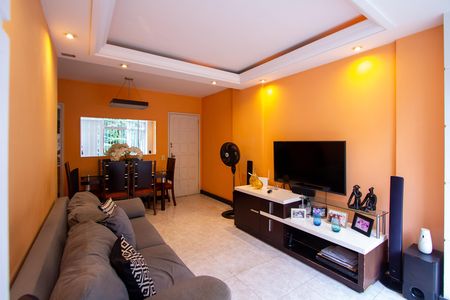 Apartamento para alugar com 68m², 2 quartos e 1 vaga Apartamento para alugar com 68m², 2 quartos e 1 vagaSala