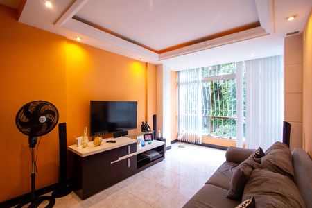 Apartamento para alugar com 68m², 2 quartos e 1 vaga Apartamento para alugar com 68m², 2 quartos e 1 vagaSala