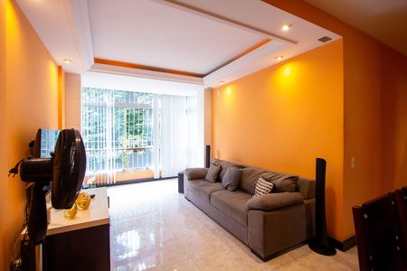 Apartamento para alugar com 68m², 2 quartos e 1 vaga Apartamento para alugar com 68m², 2 quartos e 1 vagaSala