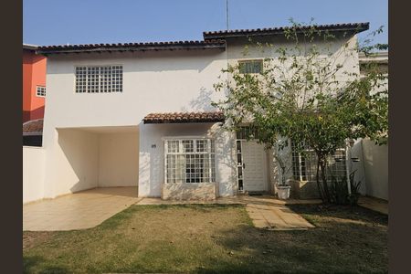 Casa de condomínio à venda com 190m², 3 quartos e 2 vagasFoto 01