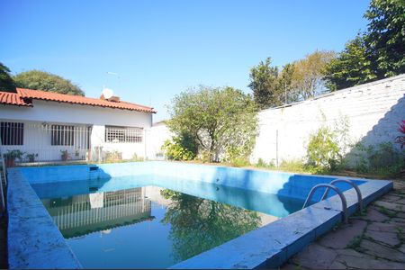 Casa para alugar com 320m², 5 quartos e 2 vagasPiscina