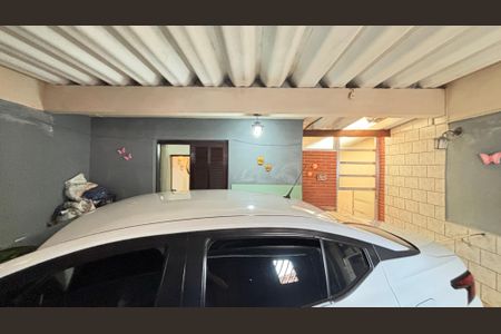 Casa à venda com 194m², 3 quartos e 2 vagas Casa à venda com 194m², 3 quartos e 2 vagasGaragem