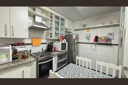 Casa à venda com 194m², 3 quartos e 2 vagas Casa à venda com 194m², 3 quartos e 2 vagasCozinha
