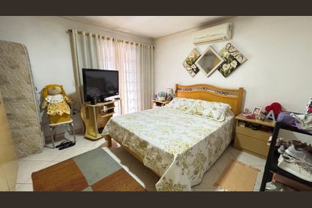 Casa à venda com 194m², 3 quartos e 2 vagas Casa à venda com 194m², 3 quartos e 2 vagasSuite