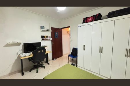 Casa à venda com 194m², 3 quartos e 2 vagas Casa à venda com 194m², 3 quartos e 2 vagasQuarto 2