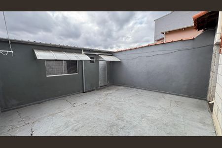 Casa à venda com 194m², 3 quartos e 2 vagas Casa à venda com 194m², 3 quartos e 2 vagasQuintal
