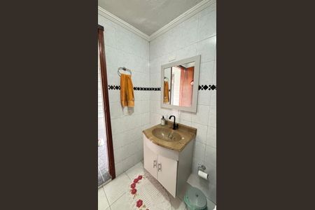 Casa à venda com 194m², 3 quartos e 2 vagas Casa à venda com 194m², 3 quartos e 2 vagasÁrea de Serviço - Banheiro