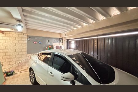 Casa à venda com 194m², 3 quartos e 2 vagas Casa à venda com 194m², 3 quartos e 2 vagasGaragem