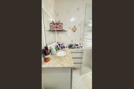 Casa à venda com 194m², 3 quartos e 2 vagas Casa à venda com 194m², 3 quartos e 2 vagasBanheiro da Suíte