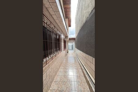 Casa à venda com 194m², 3 quartos e 2 vagas Casa à venda com 194m², 3 quartos e 2 vagasQuintal - Corredor