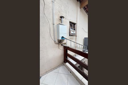 Casa à venda com 194m², 3 quartos e 2 vagas Casa à venda com 194m², 3 quartos e 2 vagasQuarto 1 Varanda