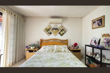 Casa à venda com 194m², 3 quartos e 2 vagas Casa à venda com 194m², 3 quartos e 2 vagasSuite