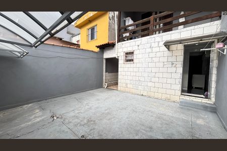 Casa à venda com 194m², 3 quartos e 2 vagas Casa à venda com 194m², 3 quartos e 2 vagasQuintal