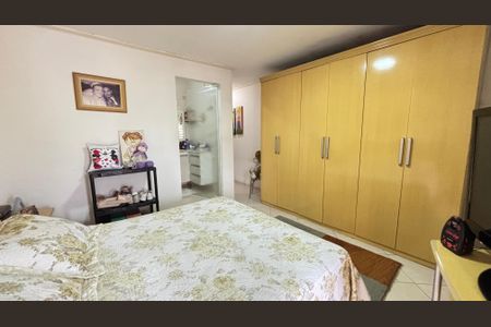 Casa à venda com 194m², 3 quartos e 2 vagas Casa à venda com 194m², 3 quartos e 2 vagasSuite