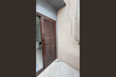 Casa à venda com 194m², 3 quartos e 2 vagas Casa à venda com 194m², 3 quartos e 2 vagasQuarto 1 Varanda