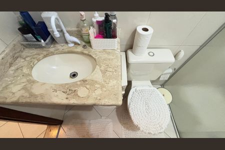 Casa à venda com 194m², 3 quartos e 2 vagas Casa à venda com 194m², 3 quartos e 2 vagasBanheiro