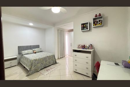 Casa à venda com 194m², 3 quartos e 2 vagas Casa à venda com 194m², 3 quartos e 2 vagasQuarto 1