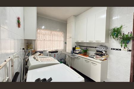 Casa à venda com 194m², 3 quartos e 2 vagas Casa à venda com 194m², 3 quartos e 2 vagasÁrea de Serviço