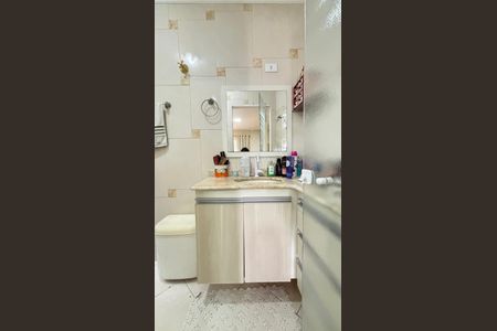 Casa à venda com 194m², 3 quartos e 2 vagas Casa à venda com 194m², 3 quartos e 2 vagasBanheiro da Suíte