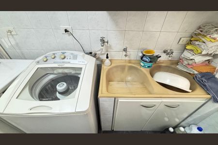 Casa à venda com 194m², 3 quartos e 2 vagas Casa à venda com 194m², 3 quartos e 2 vagasÁrea de Serviço