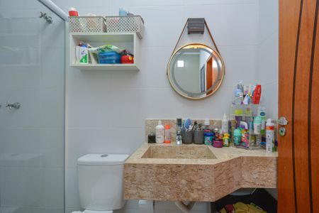 Casa à venda com 140m², 3 quartos e 2 vagasBanheiro