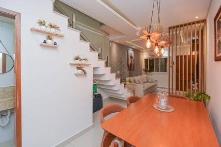 Casa à venda com 140m², 3 quartos e 2 vagasSala de Jantar