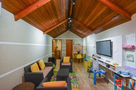 Casa à venda com 140m², 3 quartos e 2 vagasSótão