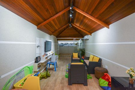 Casa à venda com 140m², 3 quartos e 2 vagasSótão