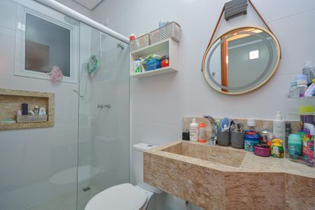 Casa à venda com 140m², 3 quartos e 2 vagasBanheiro