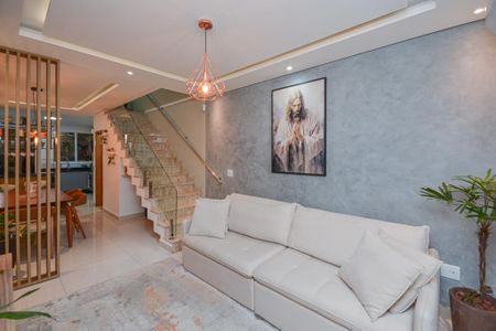 Casa à venda com 140m², 3 quartos e 2 vagasSala