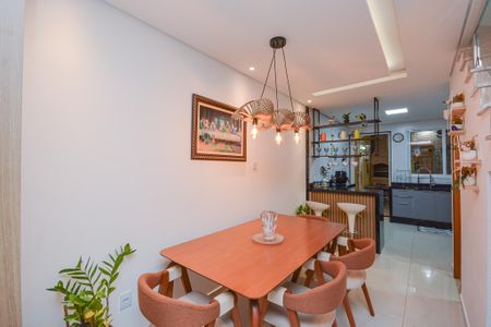 Casa à venda com 140m², 3 quartos e 2 vagasSala de Jantar