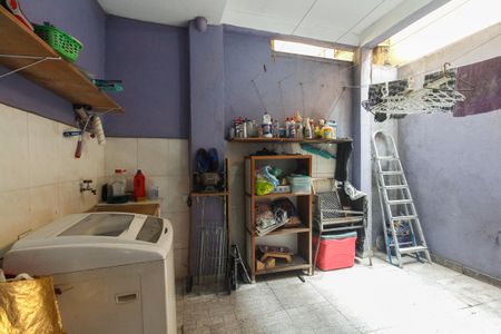 Casa à venda com 120m², 3 quartos e 1 vagaÁrea de Serviço e Quintal