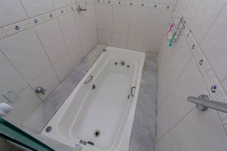 Casa à venda com 140m², 3 quartos e 2 vagas Casa à venda com 140m², 3 quartos e 2 vagasBanheiro 1