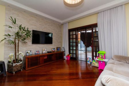 Casa à venda com 140m², 3 quartos e 2 vagas Casa à venda com 140m², 3 quartos e 2 vagasSala