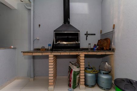 Casa à venda com 140m², 3 quartos e 2 vagas Casa à venda com 140m², 3 quartos e 2 vagasChurrasqueira