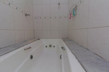 Casa à venda com 140m², 3 quartos e 2 vagas Casa à venda com 140m², 3 quartos e 2 vagasBanheiro 1