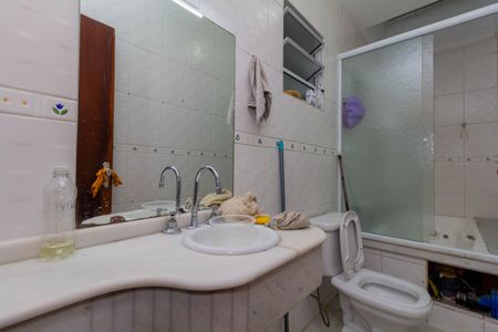 Casa à venda com 140m², 3 quartos e 2 vagas Casa à venda com 140m², 3 quartos e 2 vagasBanheiro 1