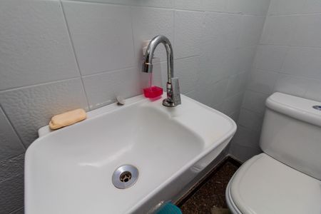 Casa à venda com 140m², 3 quartos e 2 vagas Casa à venda com 140m², 3 quartos e 2 vagasLavabo