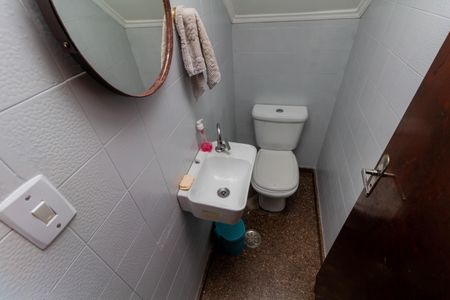 Casa à venda com 140m², 3 quartos e 2 vagas Casa à venda com 140m², 3 quartos e 2 vagasLavabo