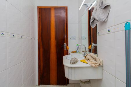 Casa à venda com 140m², 3 quartos e 2 vagas Casa à venda com 140m², 3 quartos e 2 vagasBanheiro 1