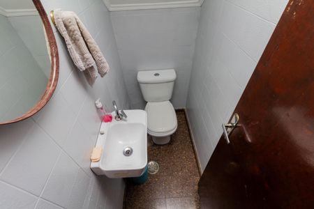 Casa à venda com 140m², 3 quartos e 2 vagas Casa à venda com 140m², 3 quartos e 2 vagasLavabo