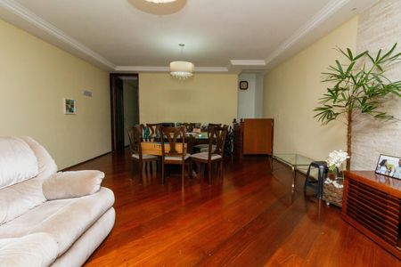 Casa à venda com 140m², 3 quartos e 2 vagas Casa à venda com 140m², 3 quartos e 2 vagasSala