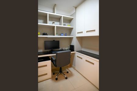 Apartamento à venda com 120m², 3 quartos e 2 vagasEscritório