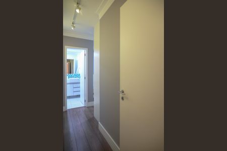 Apartamento à venda com 120m², 3 quartos e 2 vagasCloset  Suite