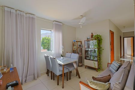 Apartamento à venda com 57m², 3 quartos e 1 vaga Apartamento à venda com 57m², 3 quartos e 1 vagaSala