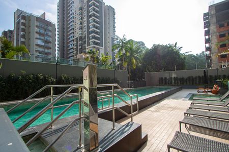 Apartamento à venda com 178m², 3 quartos e 3 vagasÁrea comum - Piscina